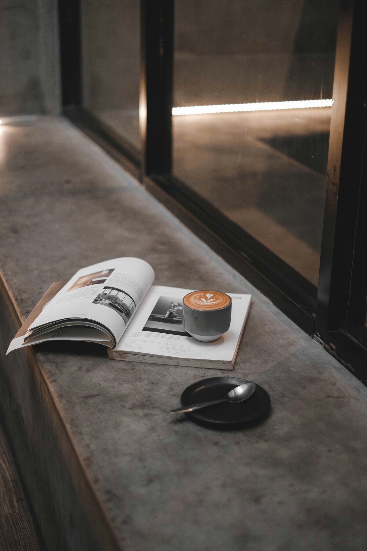 rizky-subagja-DqOxrsQgUEw-unsplash-min