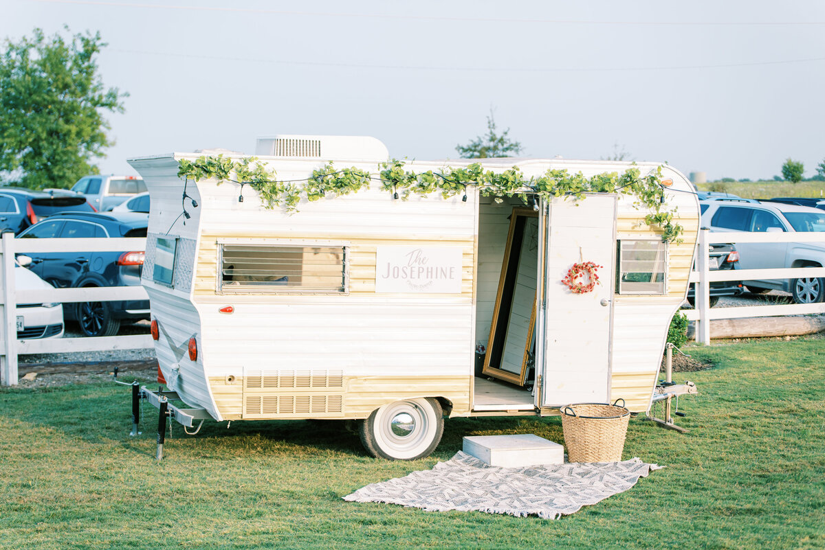 1Details&GettingReadyTheNestatRuthFarmsKatePanzaPhotographyEngelWedding-204