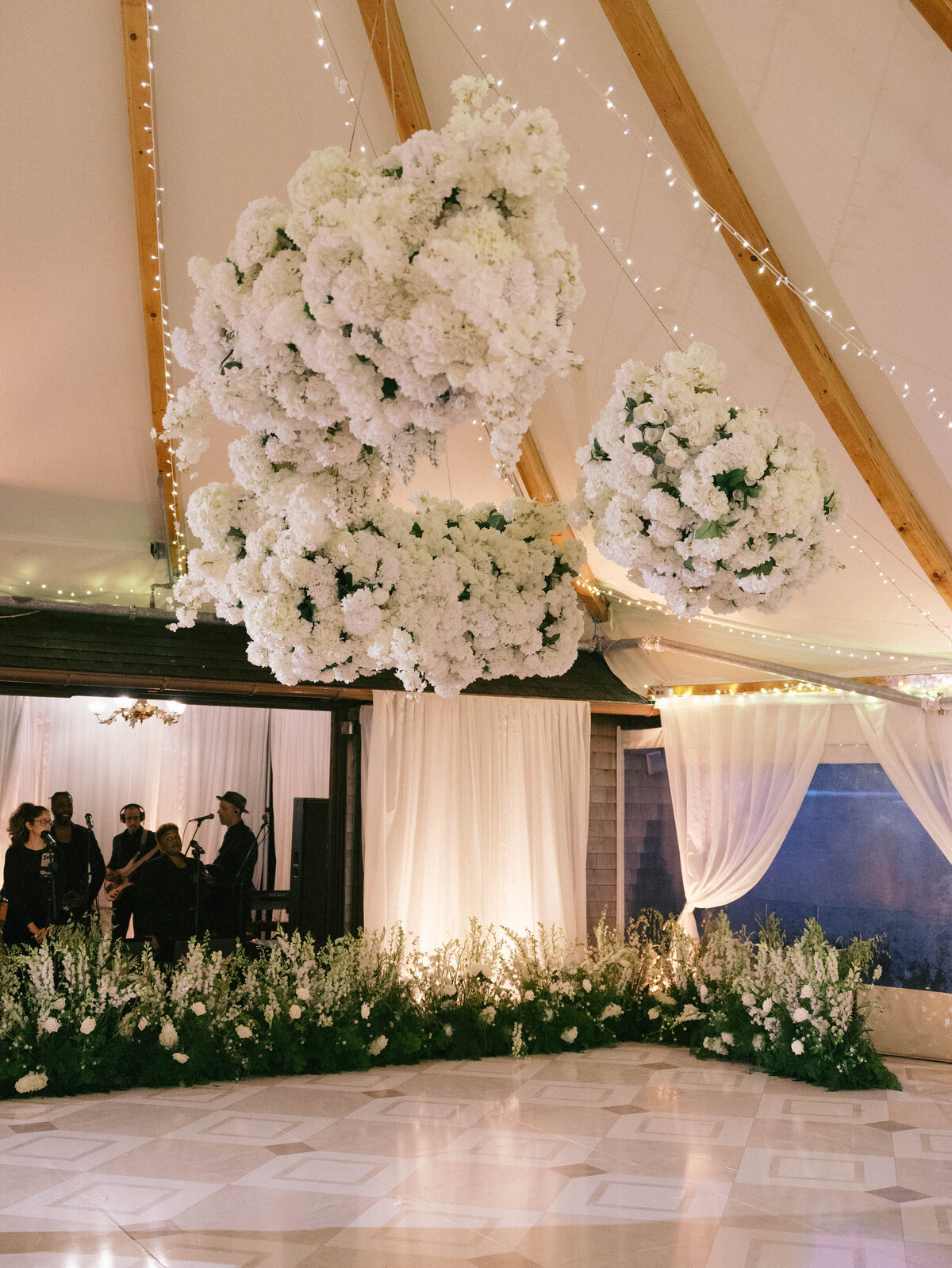 floral-chandelier-wedding-reception-newport-rhode-island