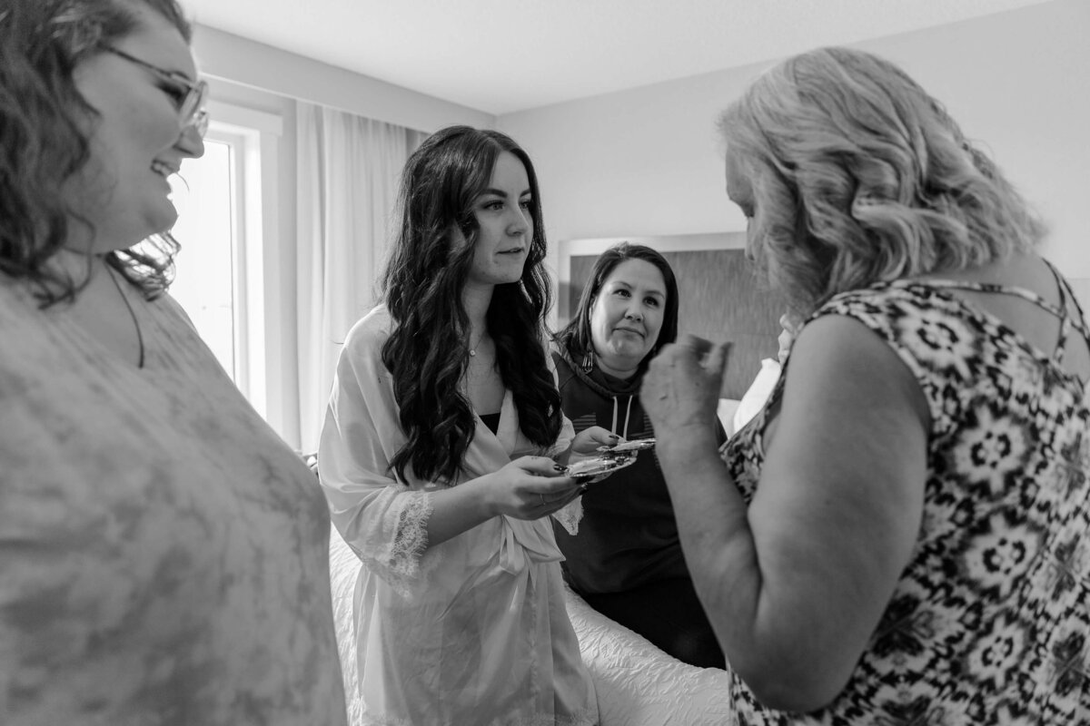 saint paul wedding edmonton photographer couples alberta dani alyssa photo (2)