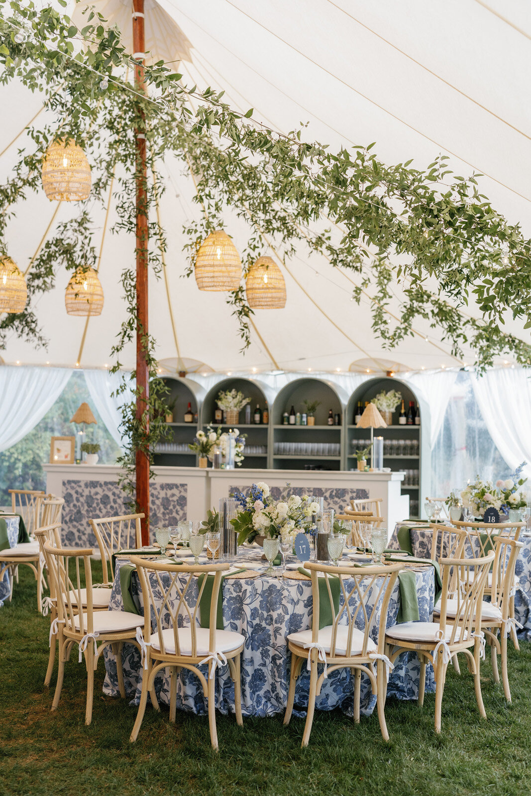 Kate_Murtaugh_Events_wedding_planner_Maine_sailcloth_tent_bar_design
