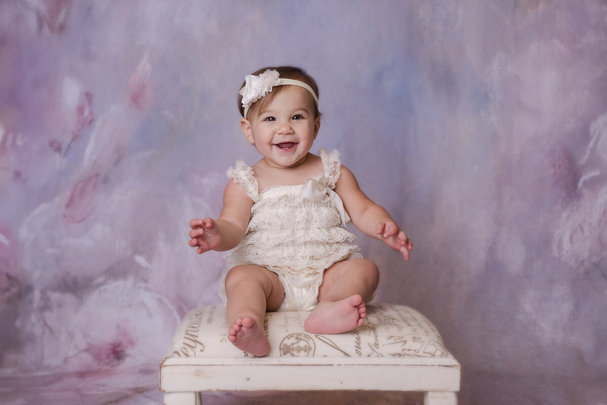 Cali 1 year old cake smash-1045
