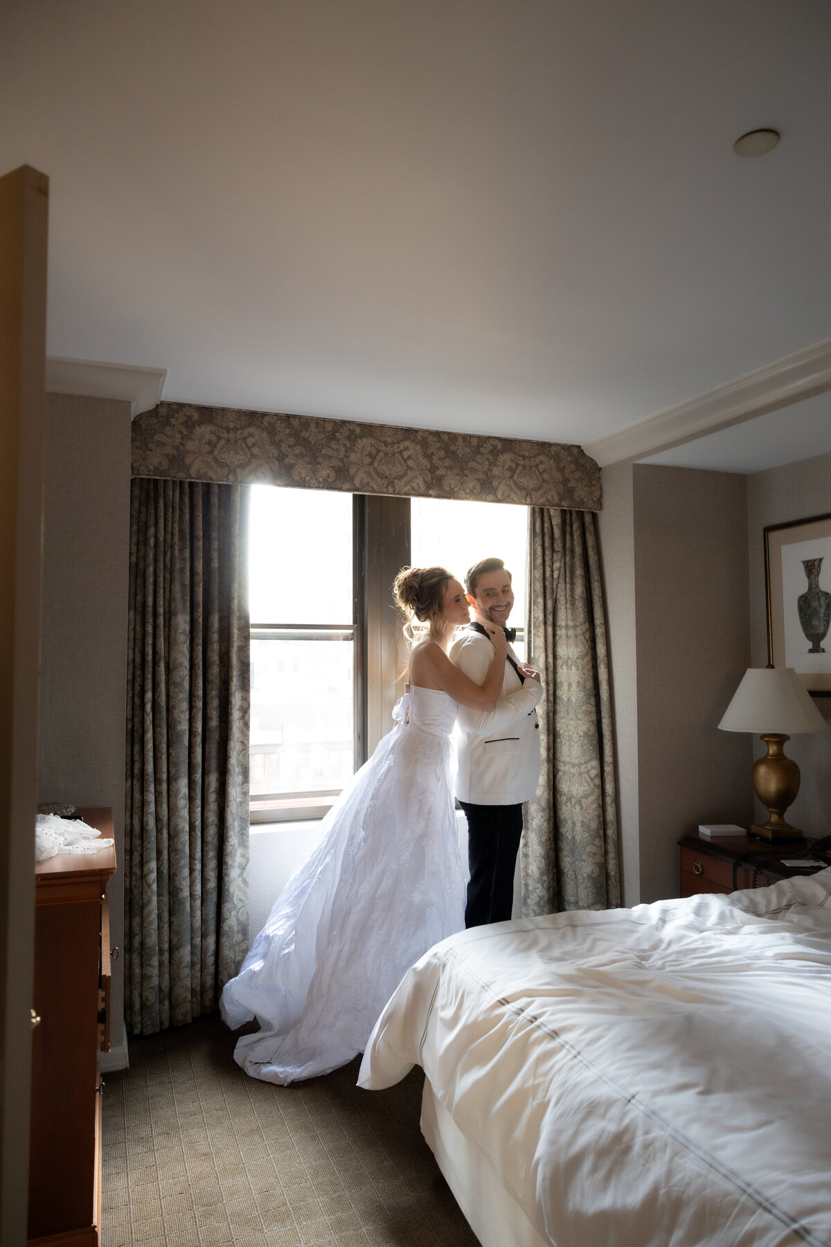 terrace-nyc-wedding-elegant-couple-71