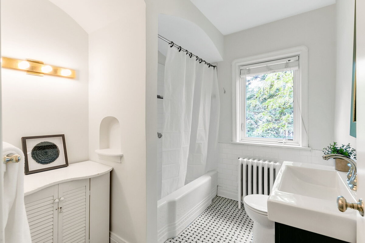 44-web-or-mls-44_002_Bathroom