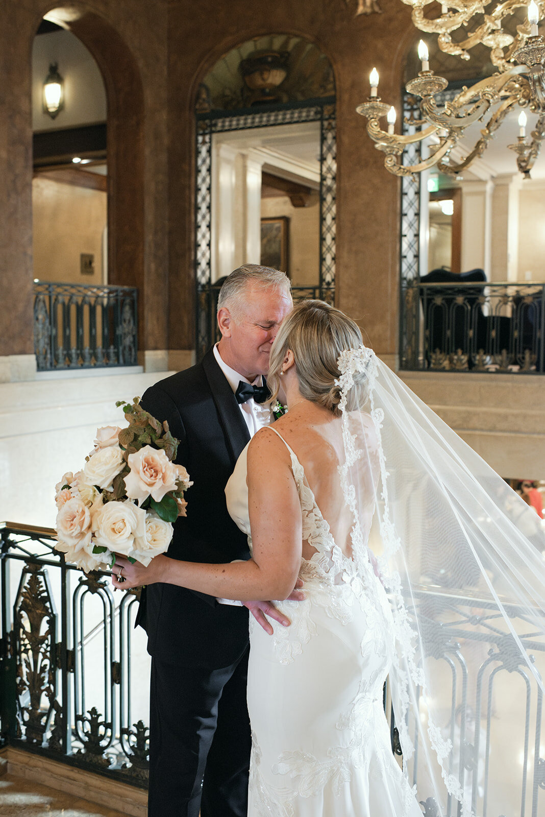 minted-photography-okanagan-kelowna-destination-wedding-photographer-rick-maria-wedding-fairmont-chateau-frontenac-quebec-20