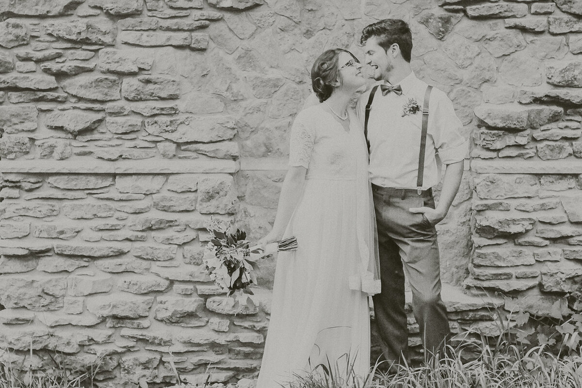 wedding photos | Iowa wedding photographer | Iowa Photographer | Playlife | Cedar Rapids | Iowa City | Kalona | Alaynna Ann Schwartz-75