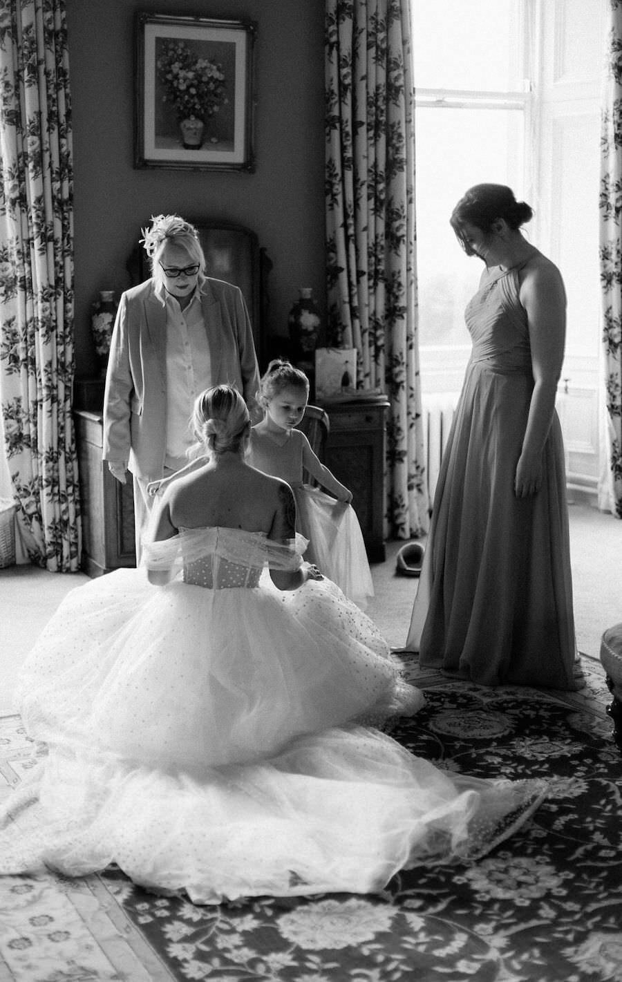 Nicola-Campbell-Timeless-Wedding-Photographer-Scotland-Errol-Park-Siobhan&Cameron-18