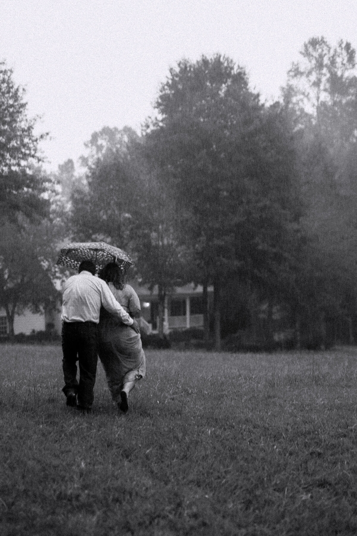 Sarah Limbert Photography Powder Springs, Georgia rainy maternity motherhood session