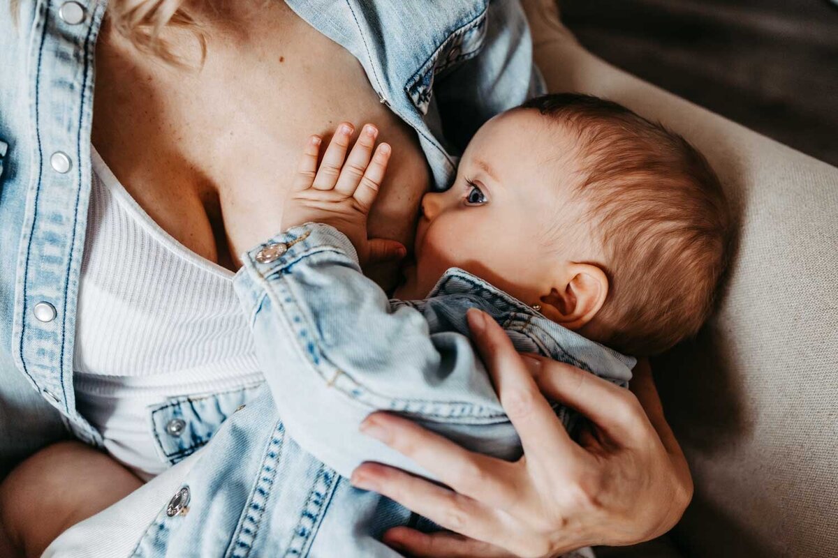 Rodinne_foceni_mama_a_ja__v_atelieru_Praha_10_fotografka_Karolin_Ticha20