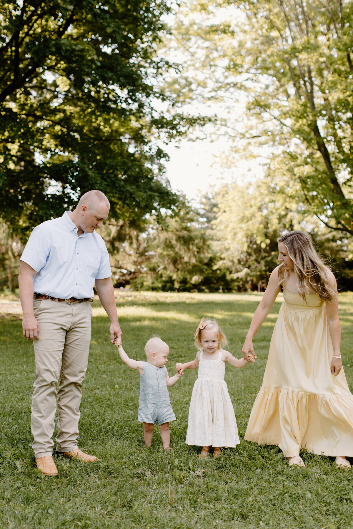 christina_ney_photography_wedding_engagement_lifestyle_photographer_dubuque_iowa_wedding_planning_assistance_adventurous_bold_laidback Family Photography29