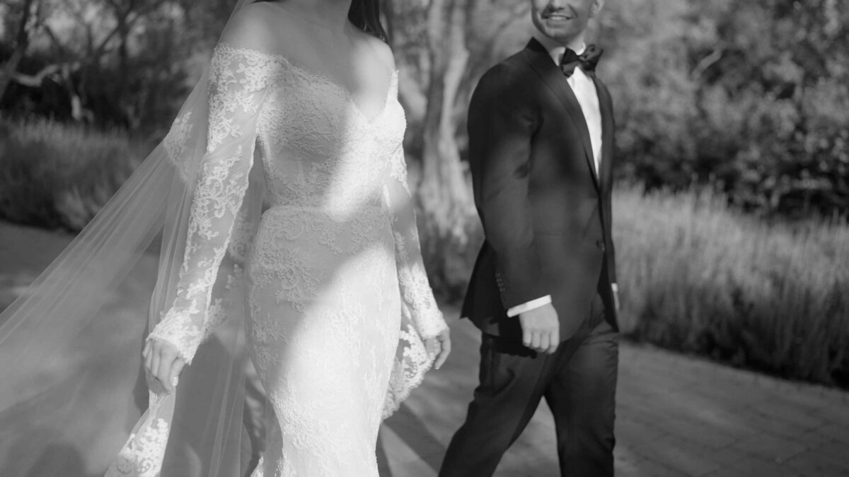 BlackandWhite-Couple-Shadows-Wedding