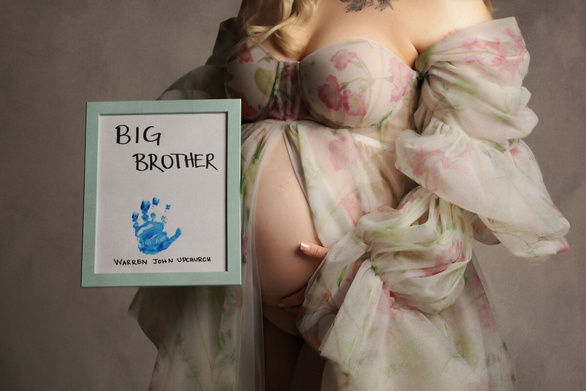 NW Arkansas maternity photoshoot, Fayetteville AR maternity photography, maternity portraits near me