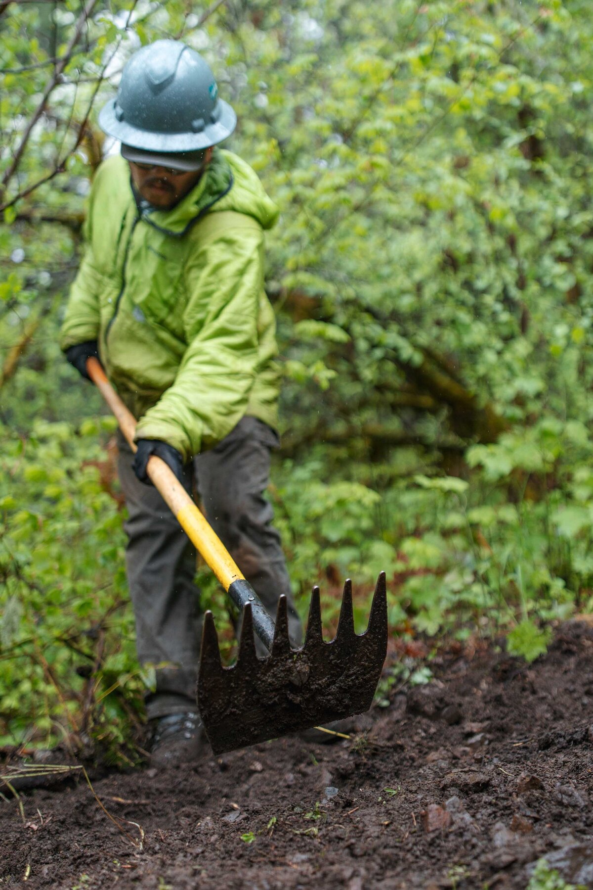 pacific-crest-trail-association-work-crews-hike-44