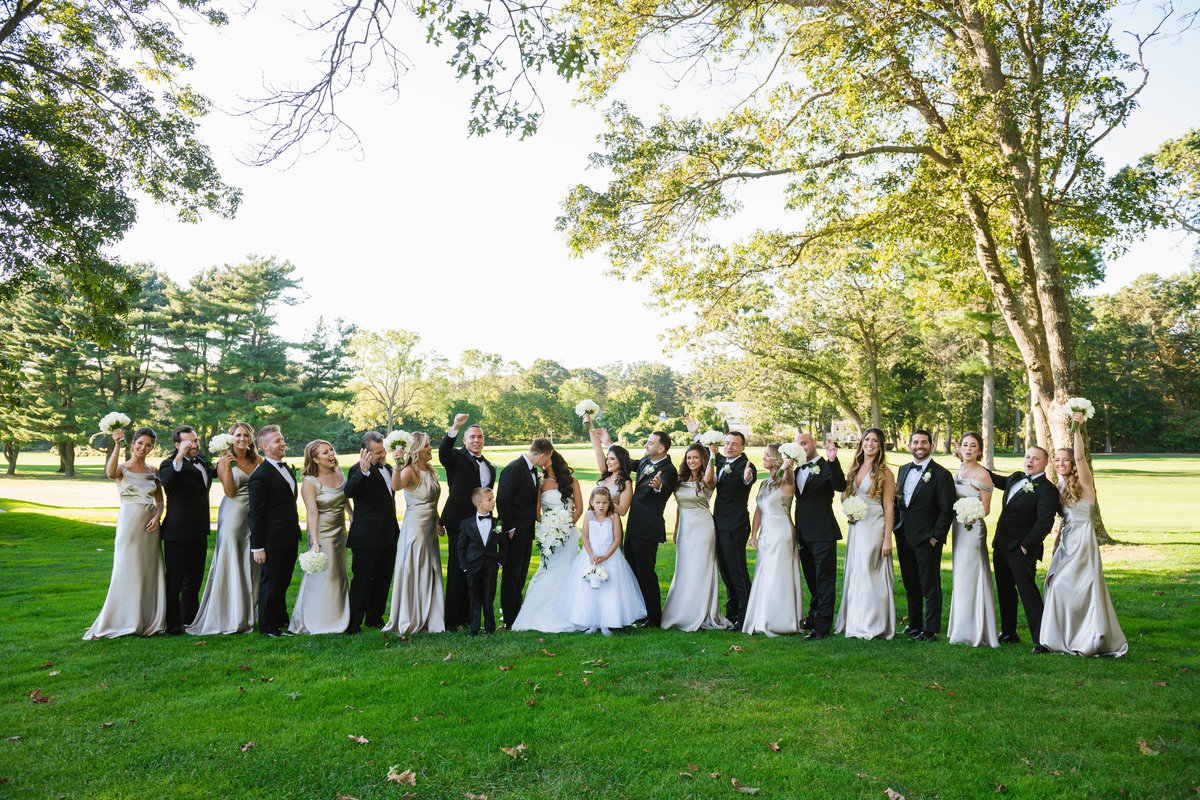 full bridal party on the greens at The Muttontown Club
