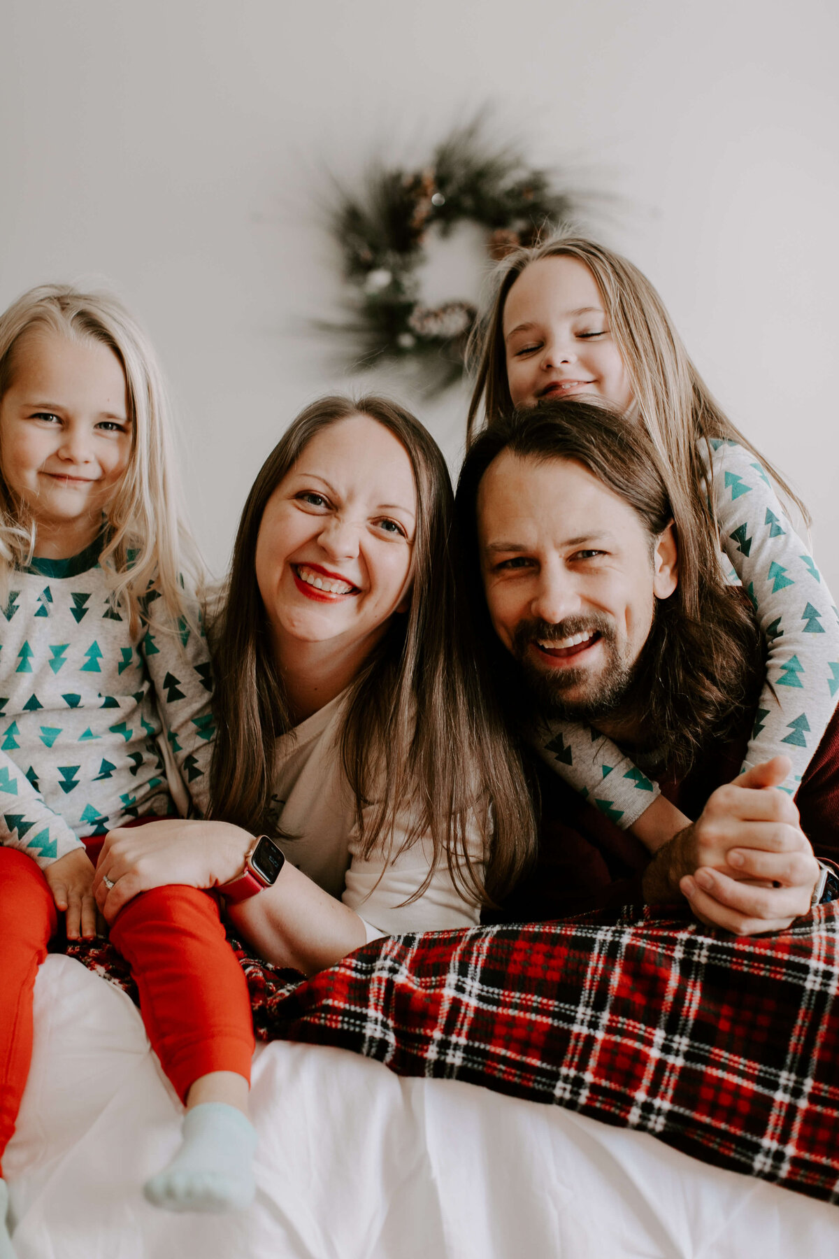 Holiday-Pajamas-Christmas-Mini-Session-Family-Photography-Woodbury-Minnesota-Sigrid-Dabelstein-Photography-Steineck-15
