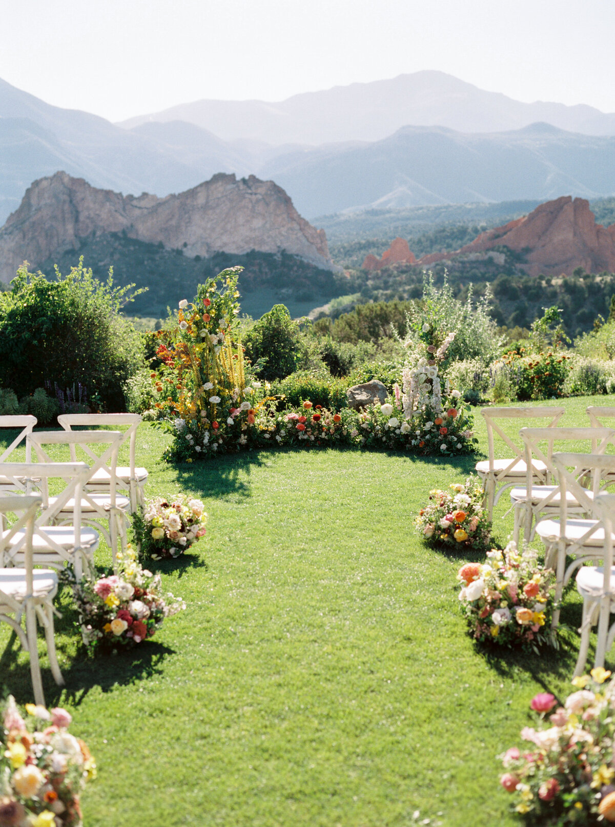 Carlos-Hernandez-Photography-Young-and-Michael-Wedding-Garden-of-the-Gods-Resort-Colorado-Springs-0338-Edit (2)