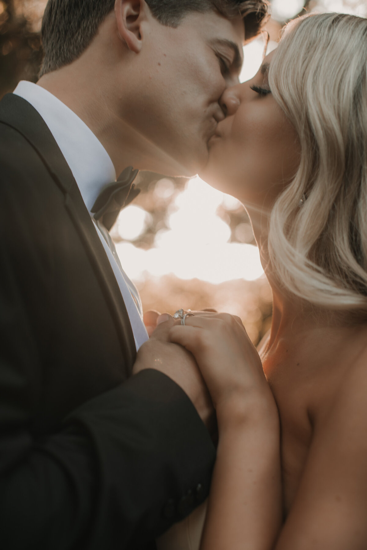 wedding couple kissing