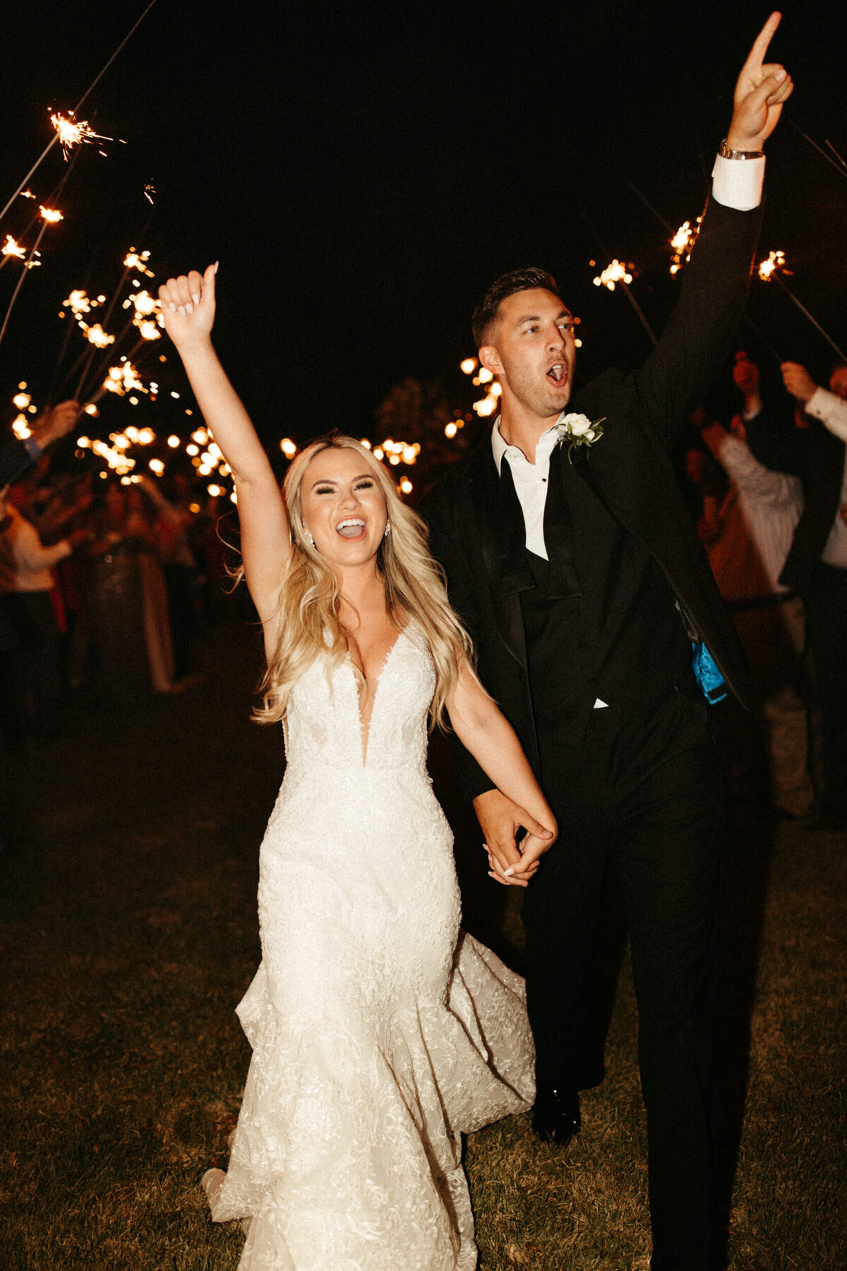 tennessee-pickwick-lake-waterfront-wedding-reception-sparkler-exit-send-off-1
