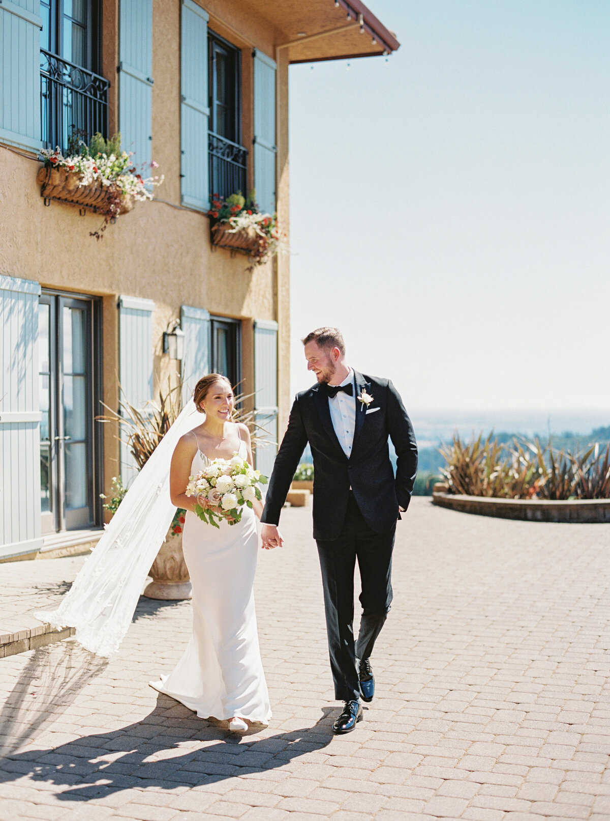 wedding-at-black-walnut-inn-and-vineyard-photography-by-the-tenneys-13