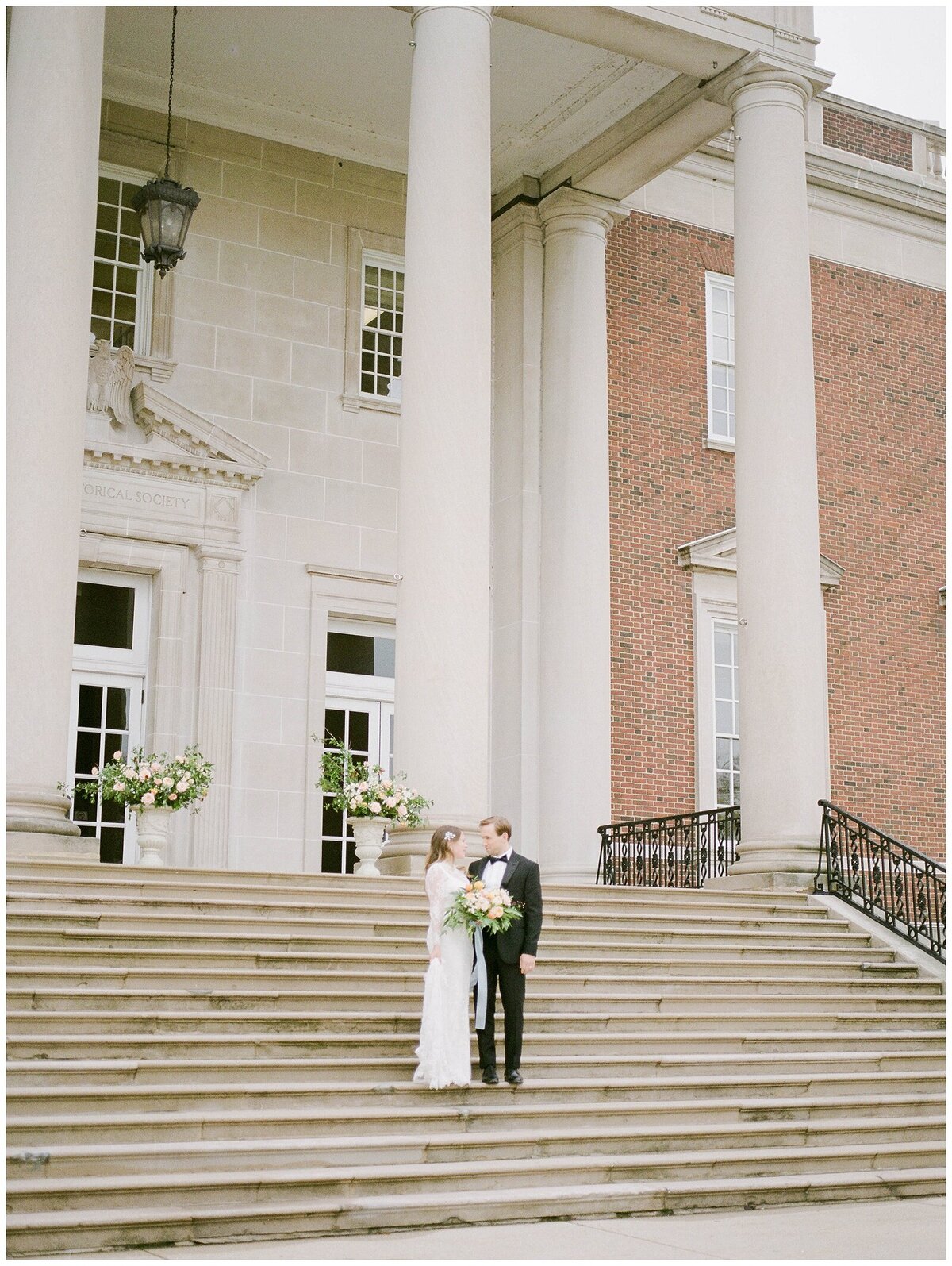 Film-Wedding-at-Chicago-History-Museum-with-Chicago-Wedding-Photographer-Sarah-Sunstrom-Photography_0040