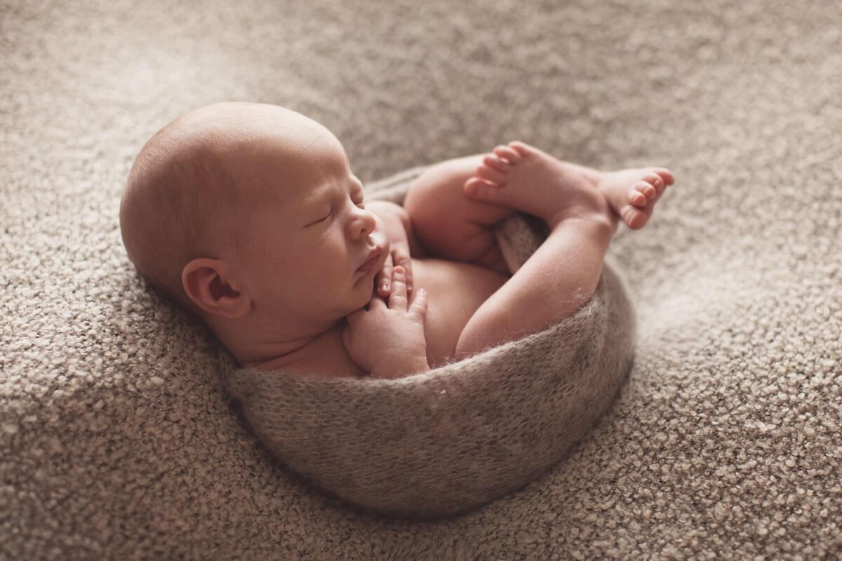 austin newborn portraits, newborn photoshoot Austin, Best newborn photographers in Austin