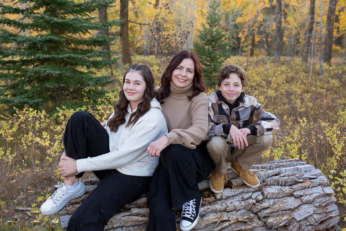 Calgary-outdoor-family-photos-Kate-Daniel-Photography-1