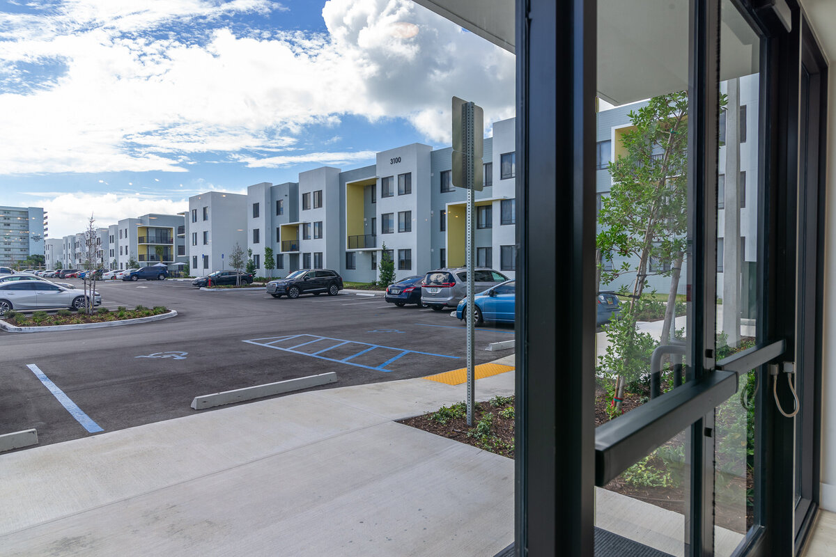 062524BERKELYPALMBEACH-142