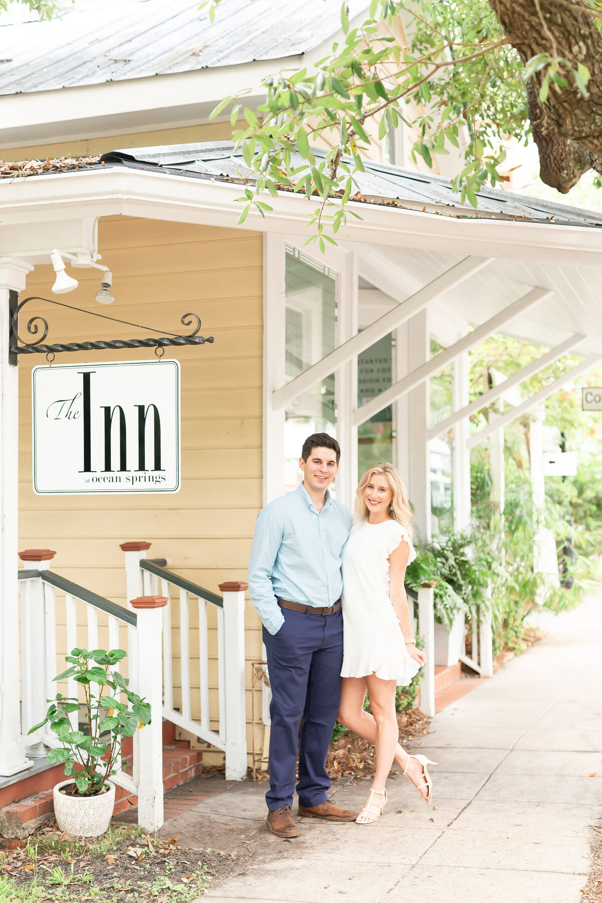 engagement portrait in ocean springs downtown