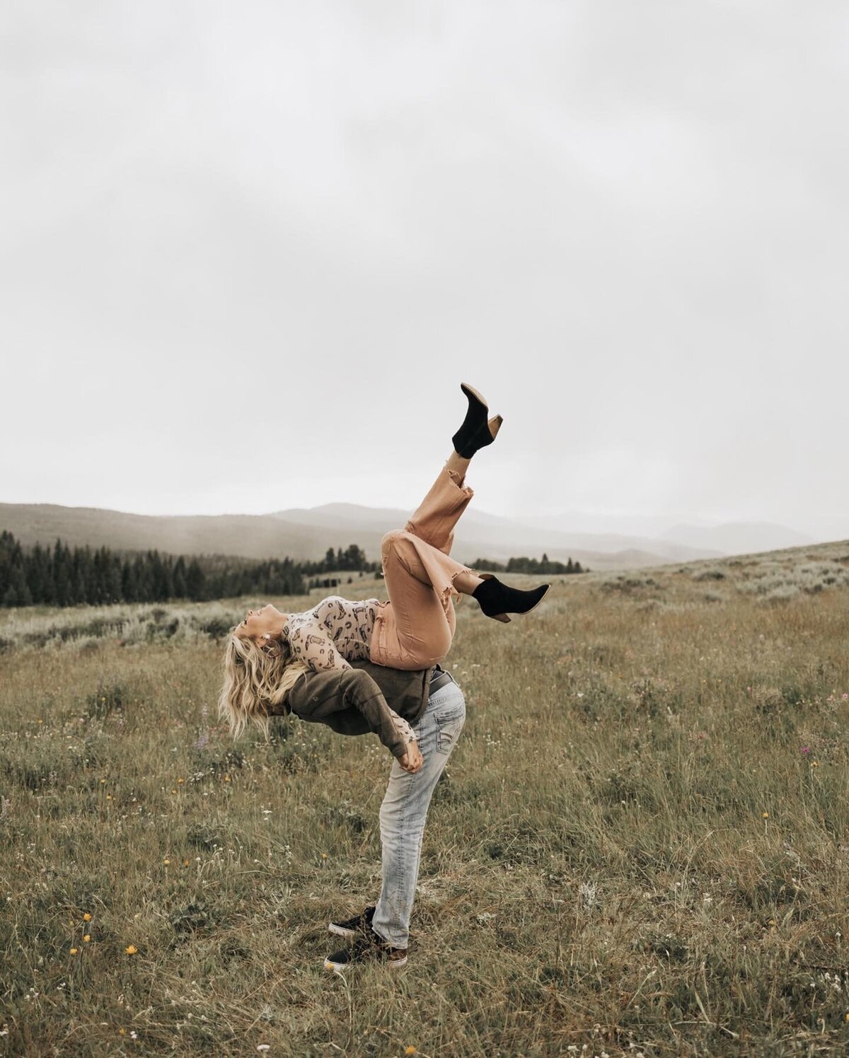 393689067_356728643527247_609138805524903409_n