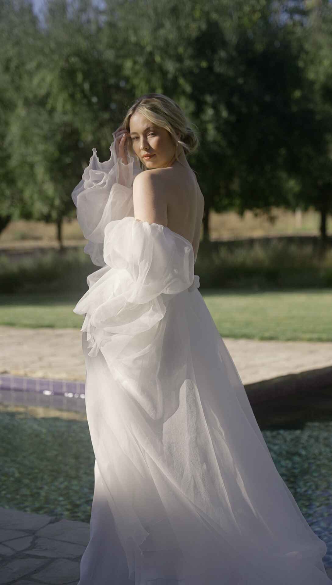 WeddingDress-Bride-Outdooors