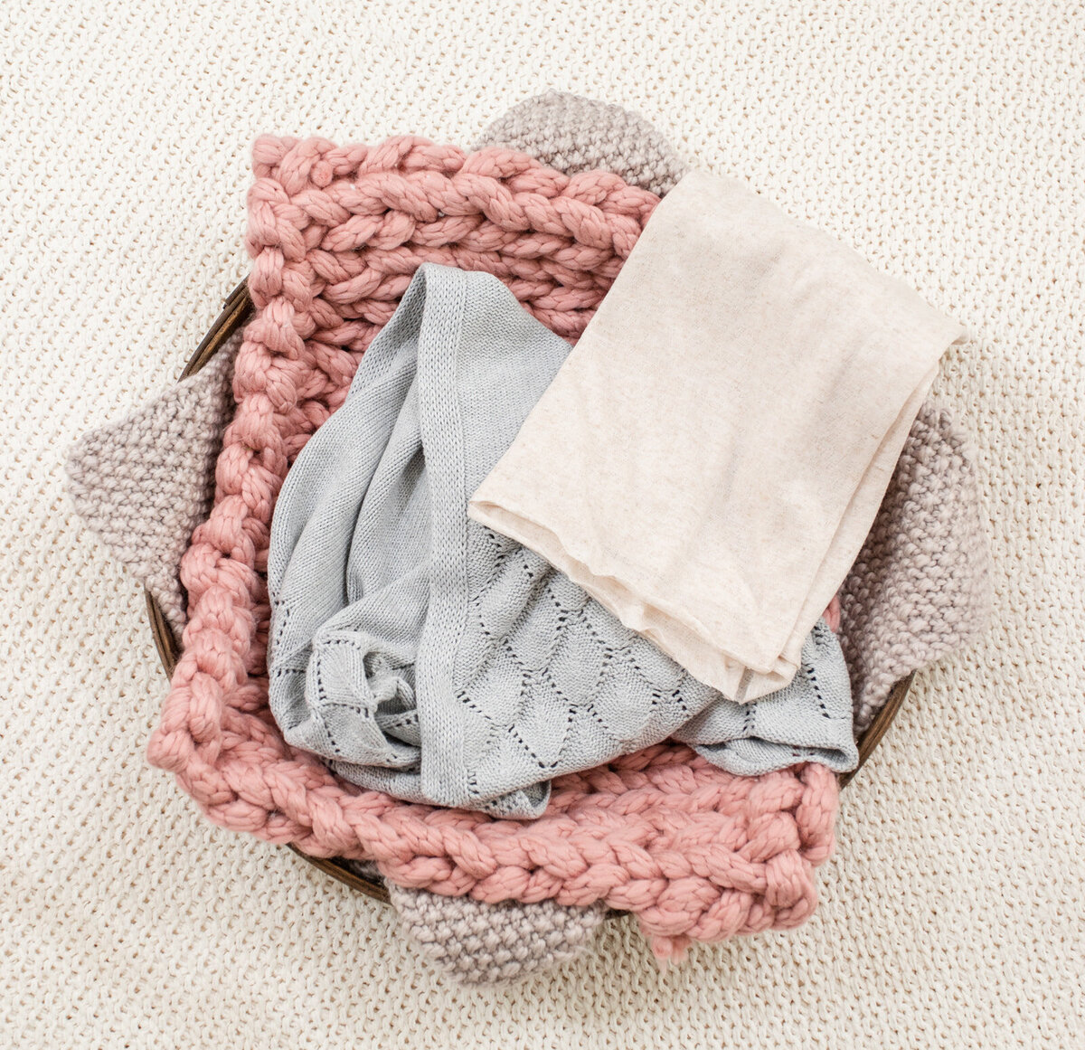 Newborn Props set-up including basket, blanket & wraps by laure photography | 04