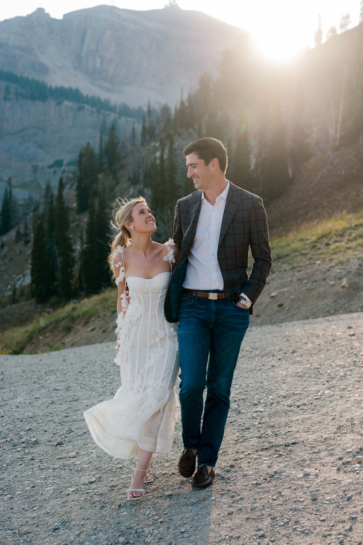 19-sophisticated-destination-wedding-mountain-luxury-romantic-Liz-Banfield