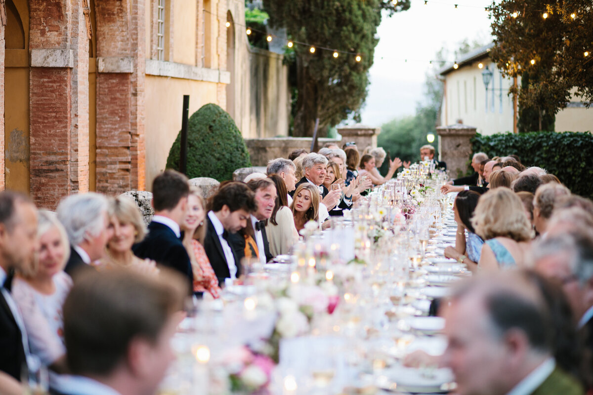 14 intimate-dinner-outdoor-tuscany