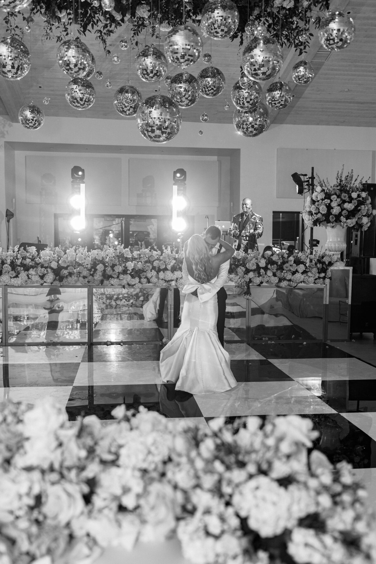Hannah-and-Kyle-Wedding-Preview-Emily-Nicole-Photo-208
