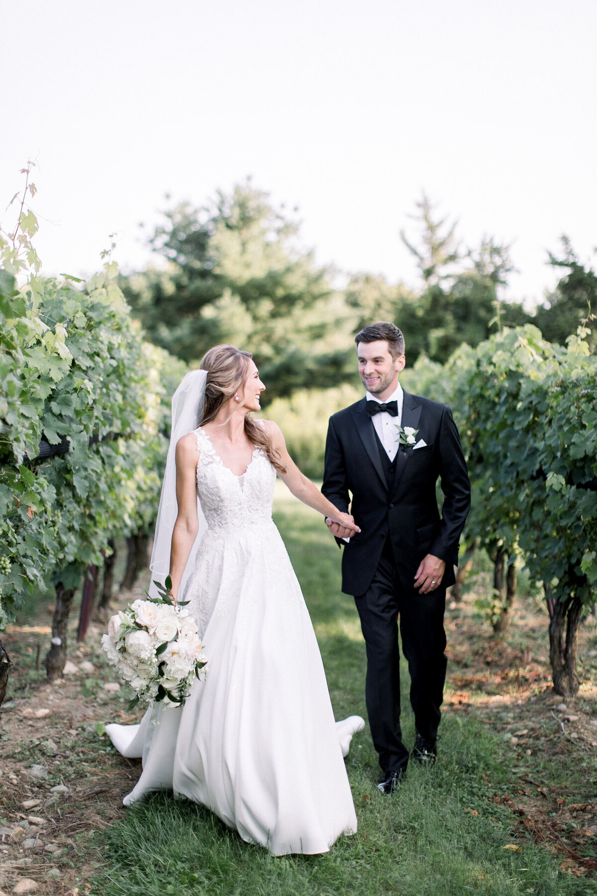 jonathan-edwards-winery-wedding-nightingale-wedding-and-events-17