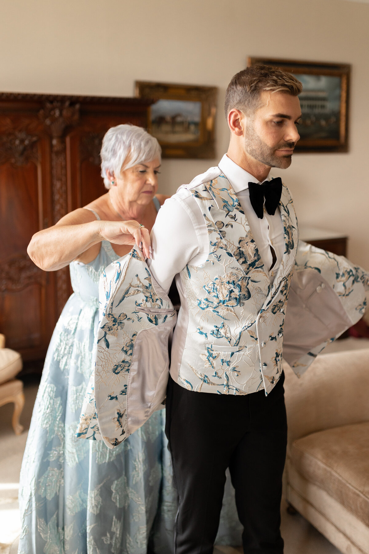 Groom prep at Orchardleigh Estate