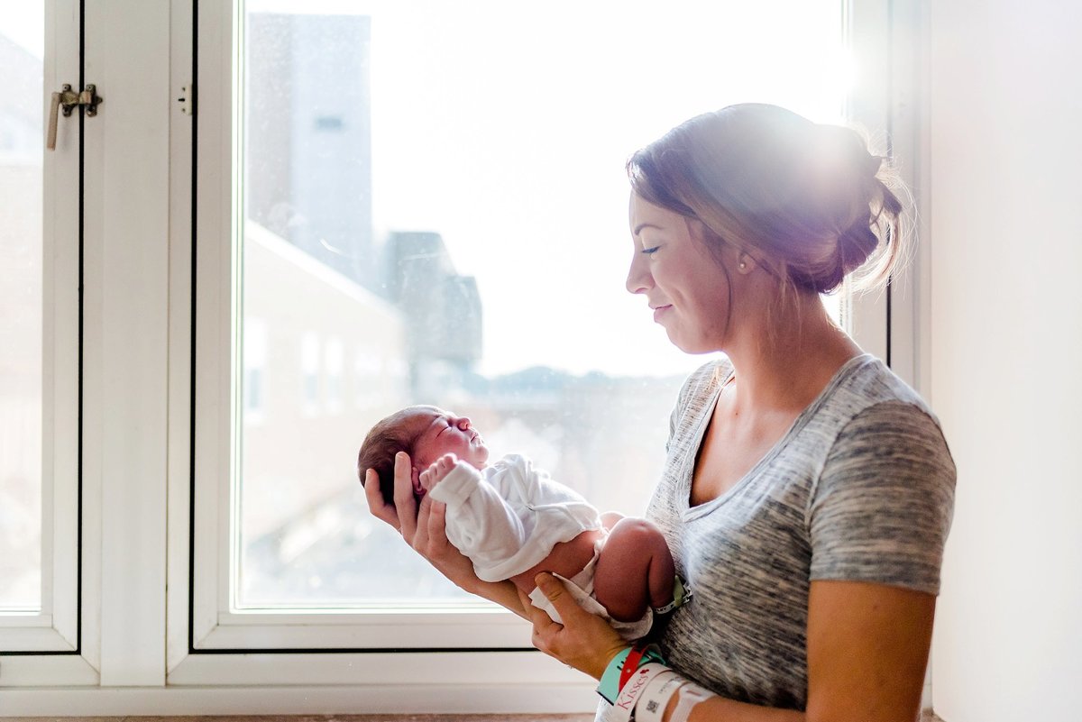 mom and newborn fresh 48 photography