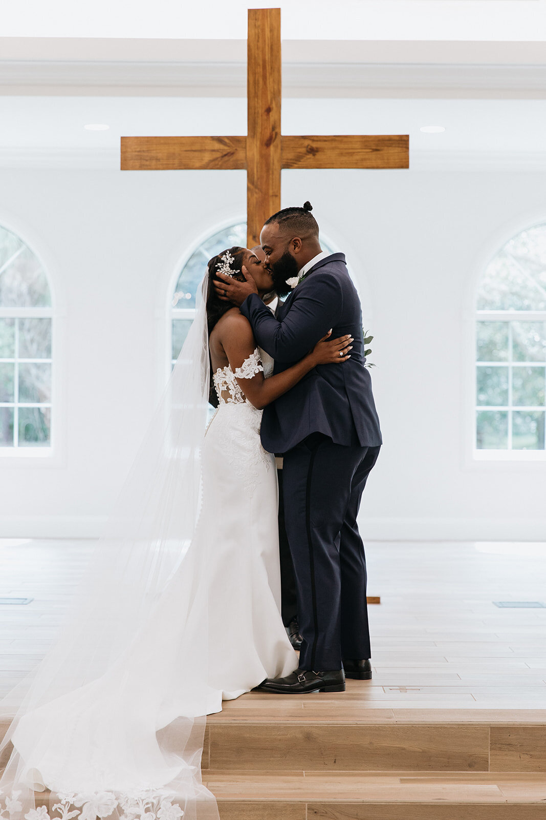 jessica-cruz-photography-harborside-chapel-elope-tampa-chantilly-chic-8