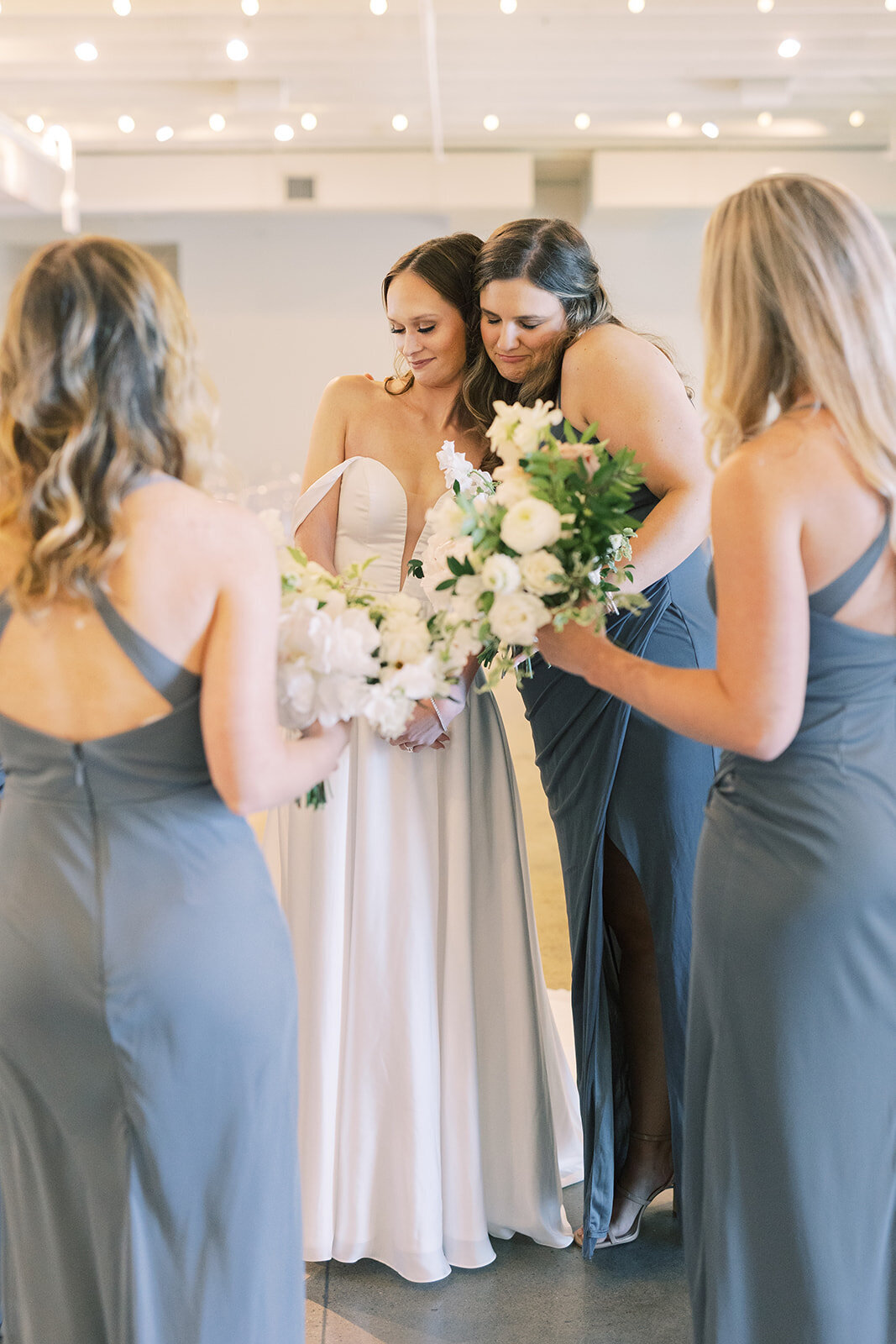 bridesmaids-first-look