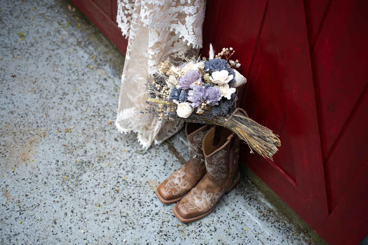 Luxury wedding centerpiece with candles