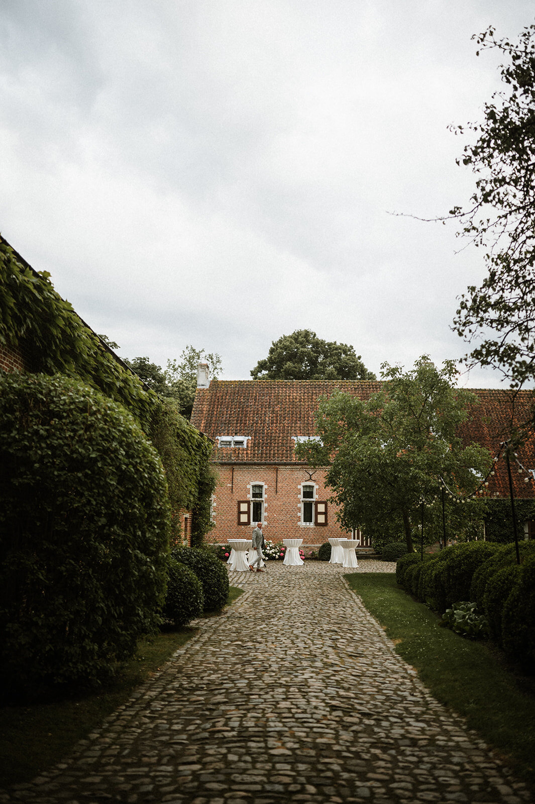 Herentals, salon weddings, moody, authentiek, alternatief trouwen,bruid, 2026, elopent, intiem, spontaan, tijdloos, trouwfotograaf, antwerpen - diner & dessert-139