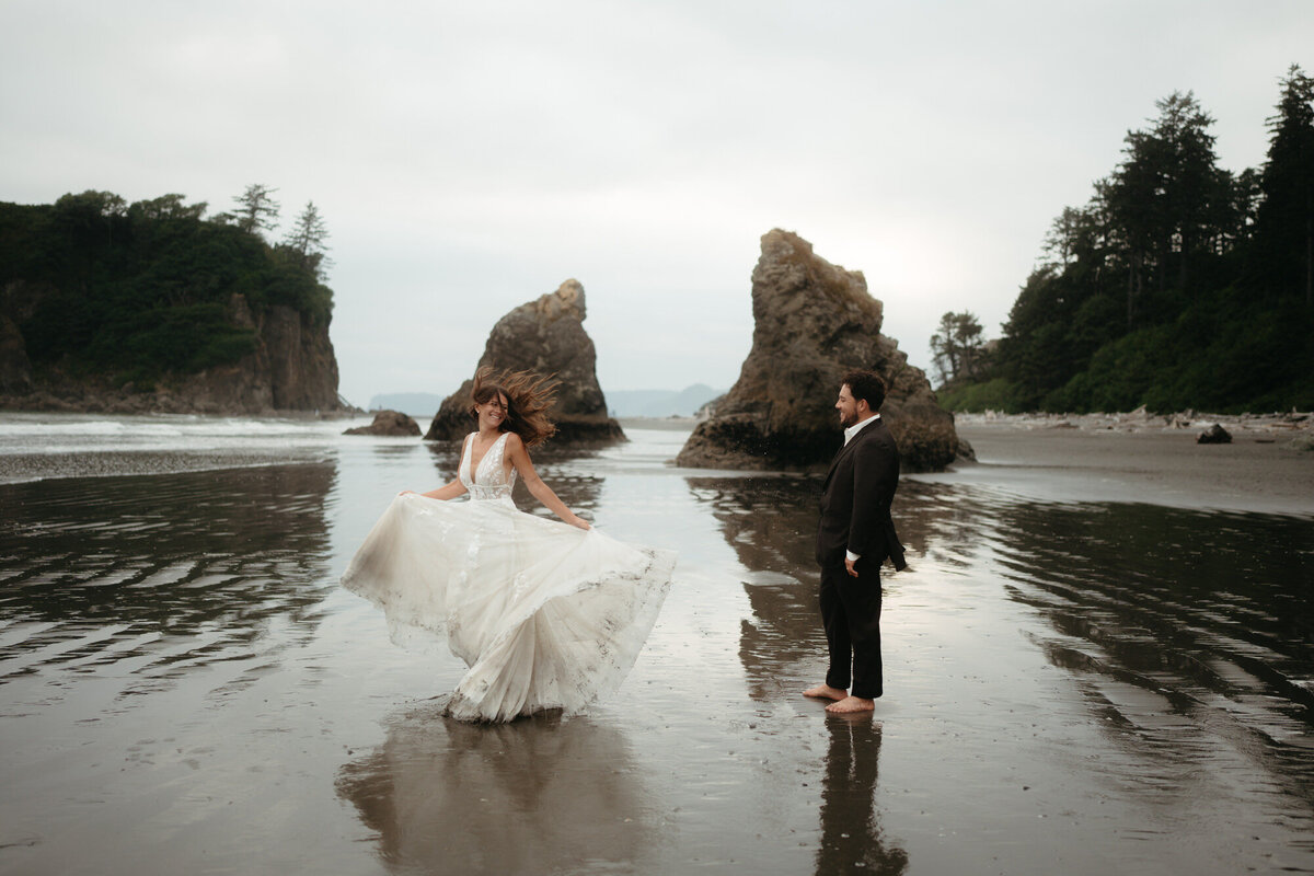 the_chaffins_international_destination_wedding_elopement_photographers_sammie_chaffin_micah_editorial_adventure_photos_travel_olympic_national_park_34