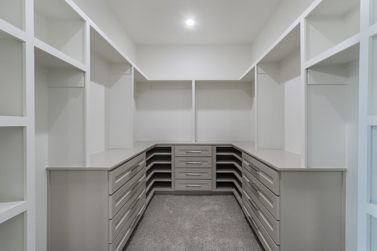 023_Master Closet