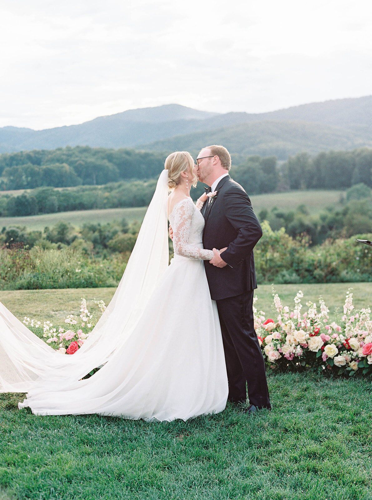 Pippin Hill Wedding Photographer Charlottesville Natalie Jayne Photography-50