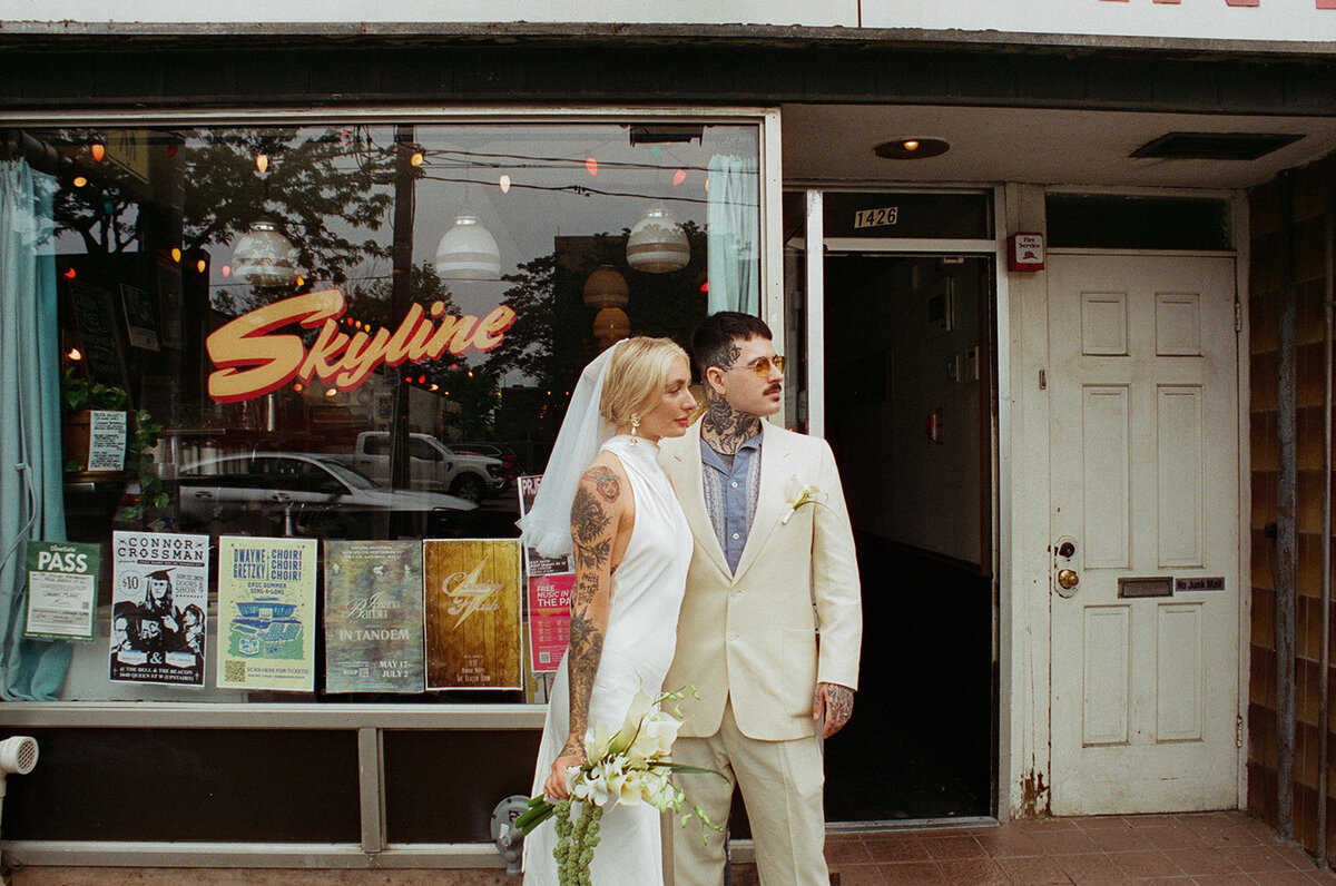 toronto-city-elopement-city-hall-edgy-nontradional-thedrake-rainy-day-cool-alternative-film-35mm-117