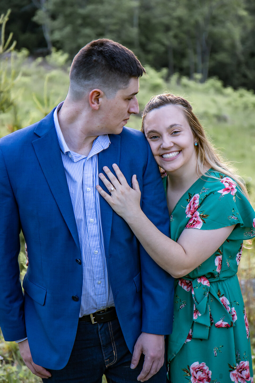 2022Kate-Matthew_engagement-session_soc-edia_top-faves-2063
