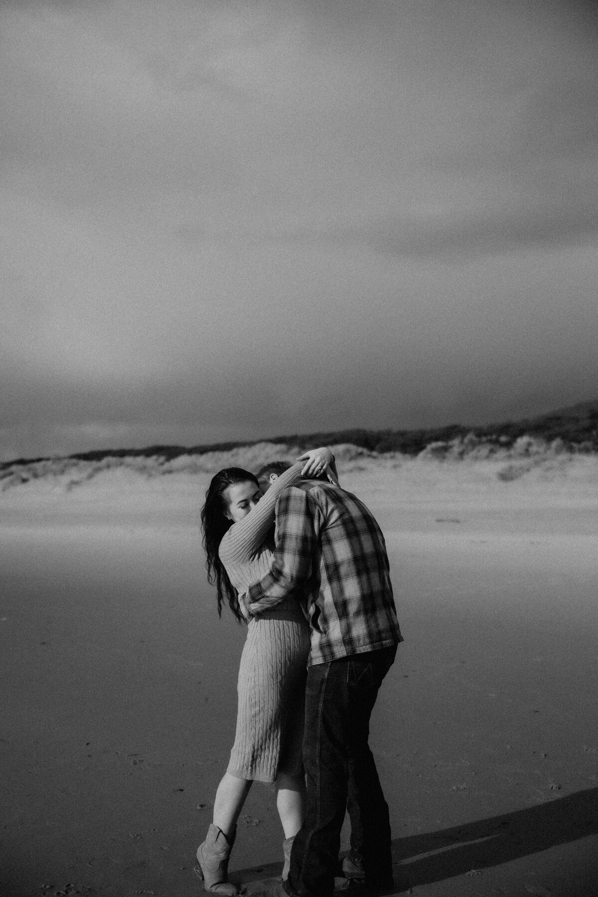 BEACH COUPLE ON OREGON COAST