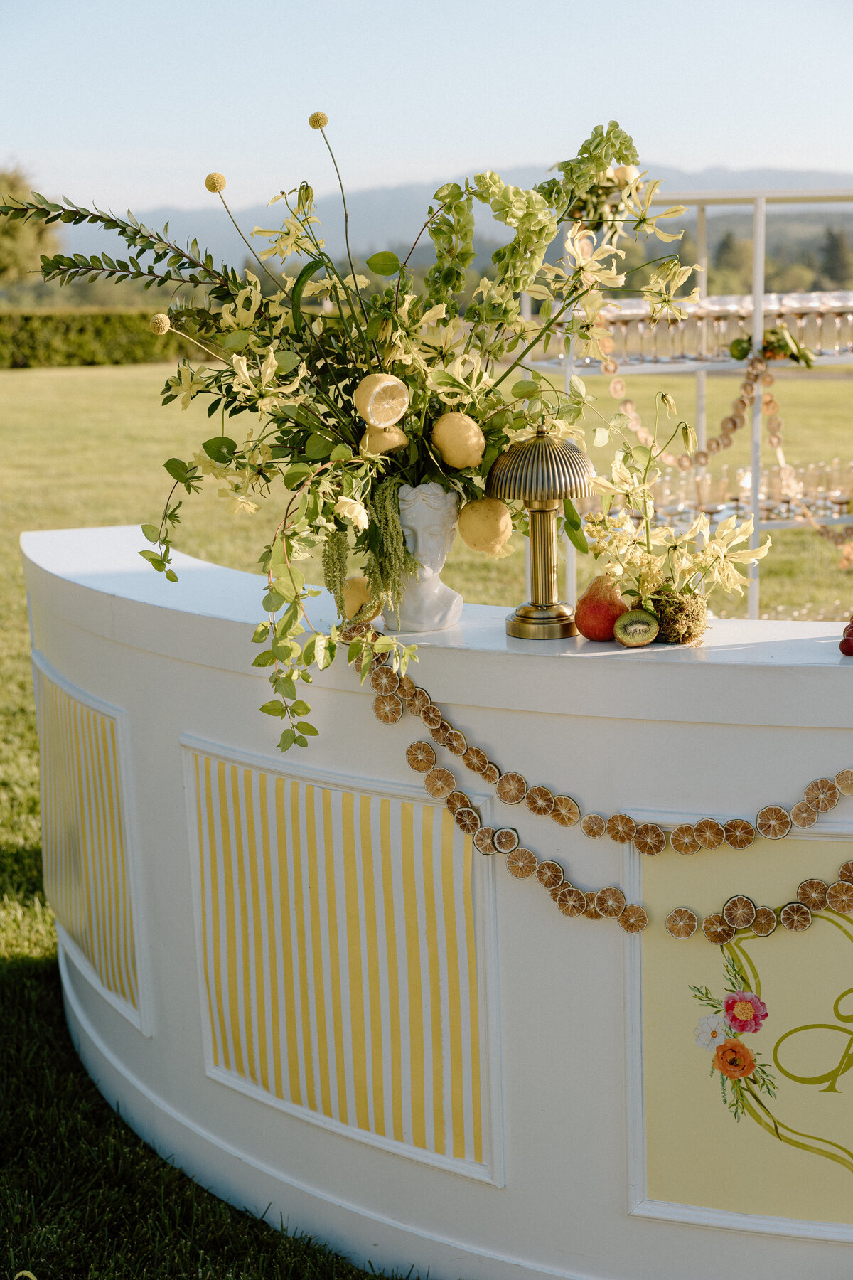 lemon-bar-with-florals