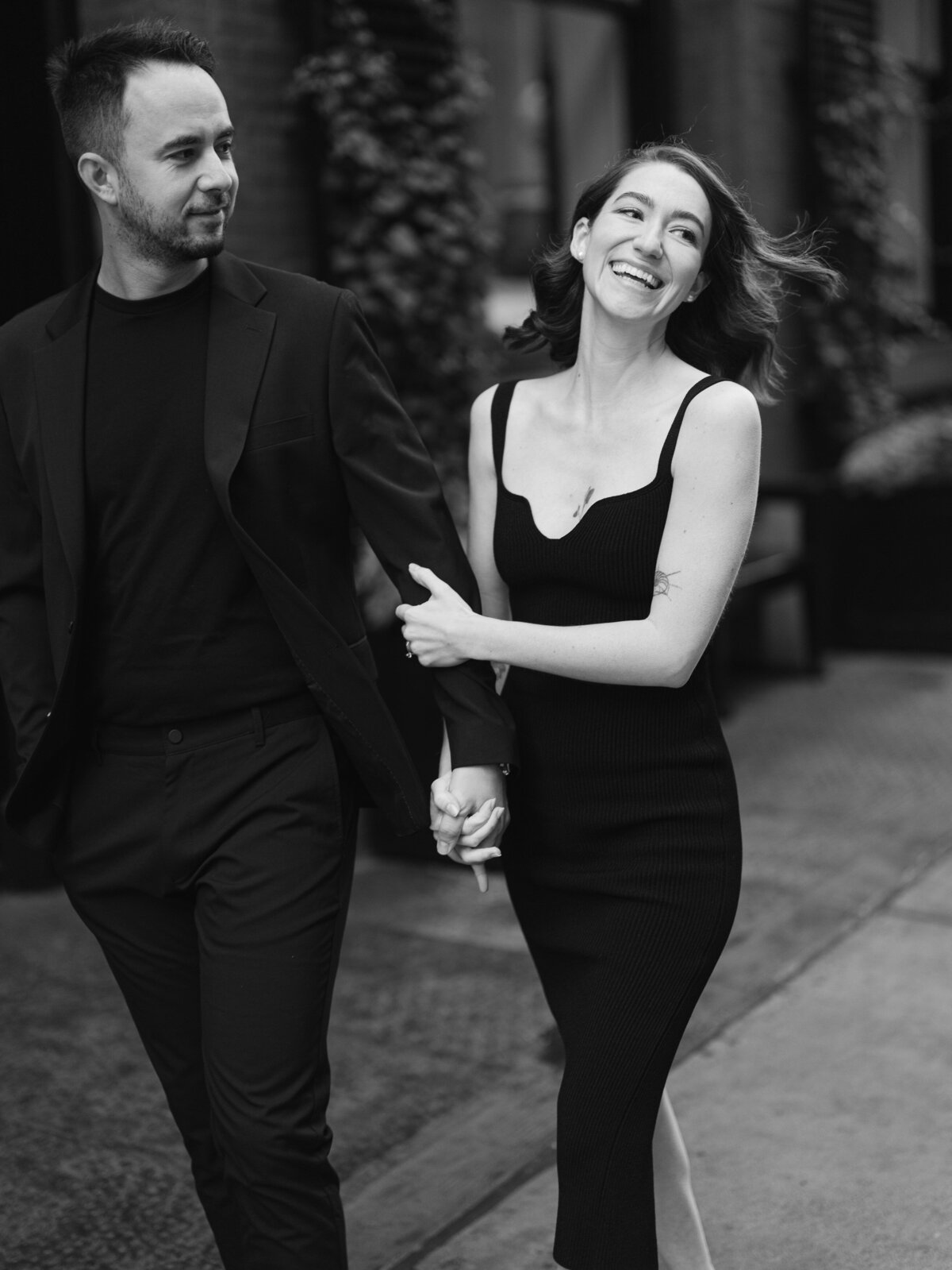 nycengagement-sohoengagementsession-fineartweddingphotographer-felixfeyginphotography-003