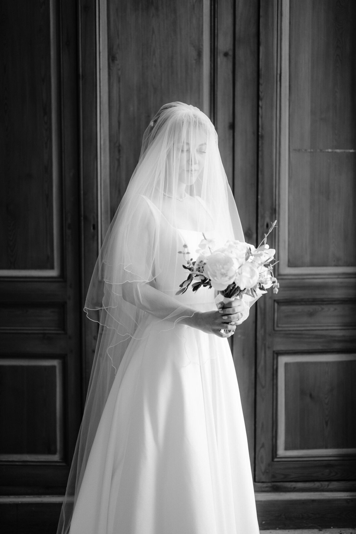 Modern_Chic_Chateau_Valouze_Destination_Wedding_Photographer-41